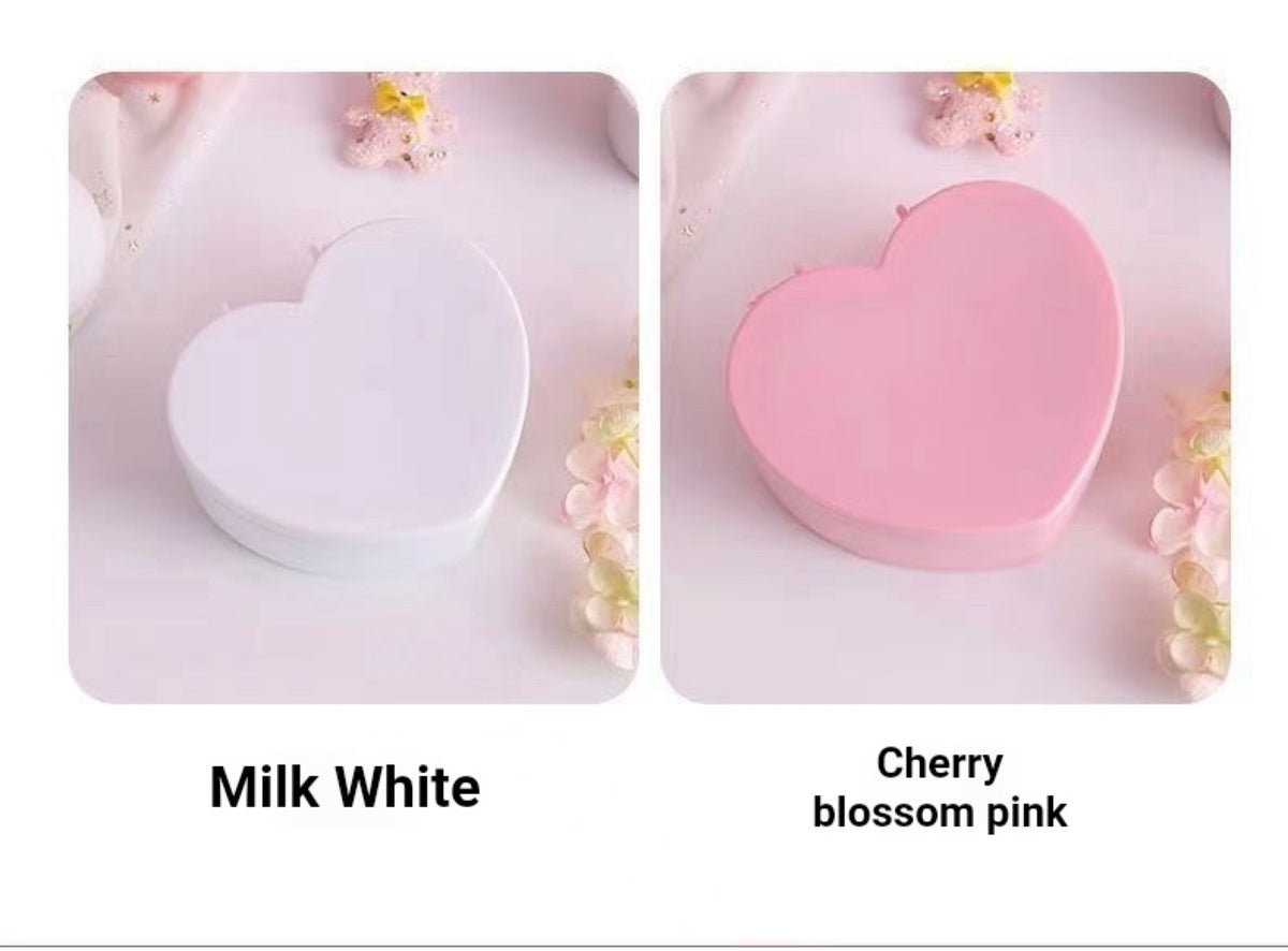 Heart-shaped cake storage box