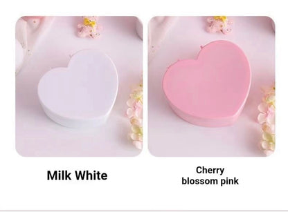 Heart-shaped cake storage box
