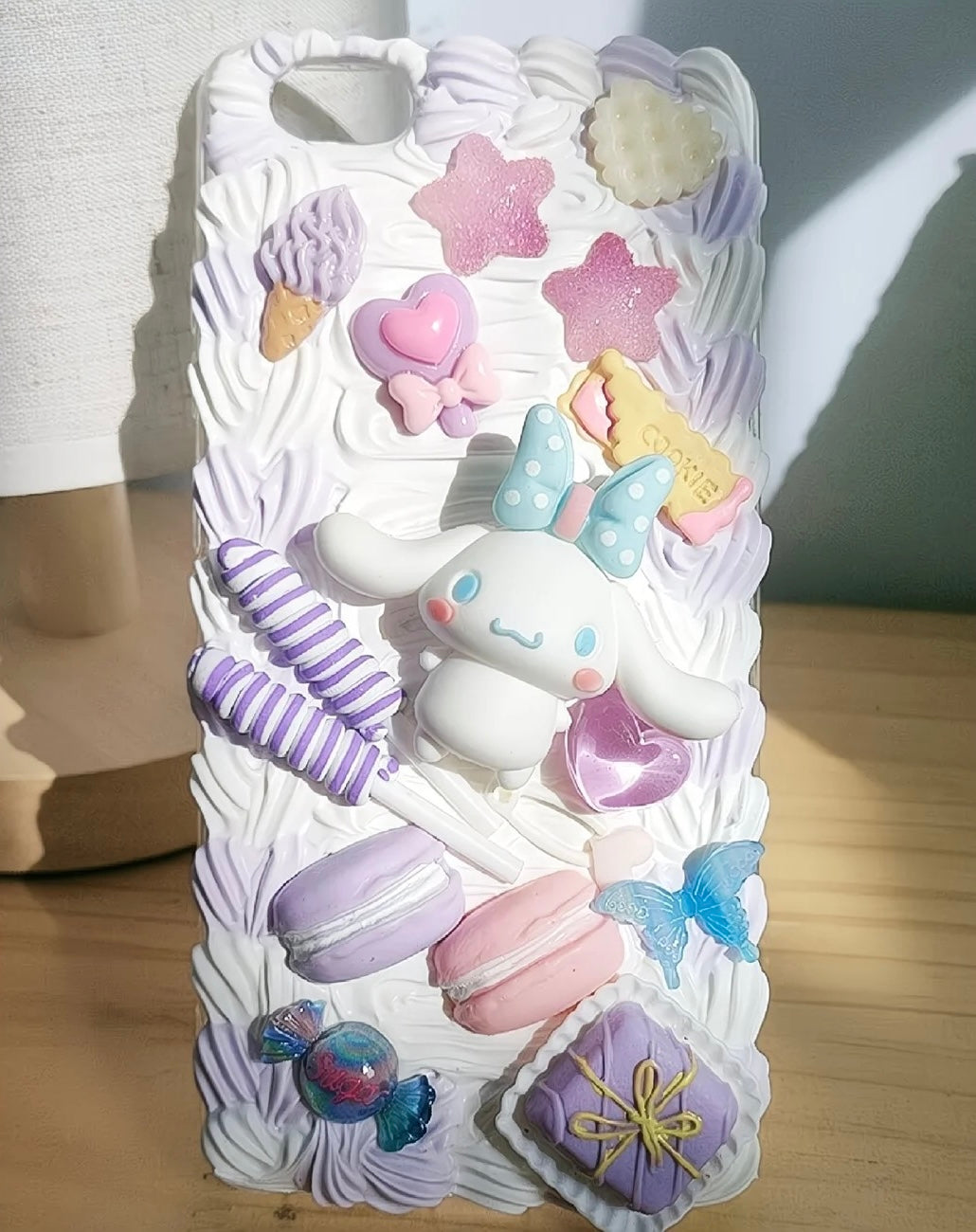 Creamy Glue Phone Case with Cinnamoroll Decoration