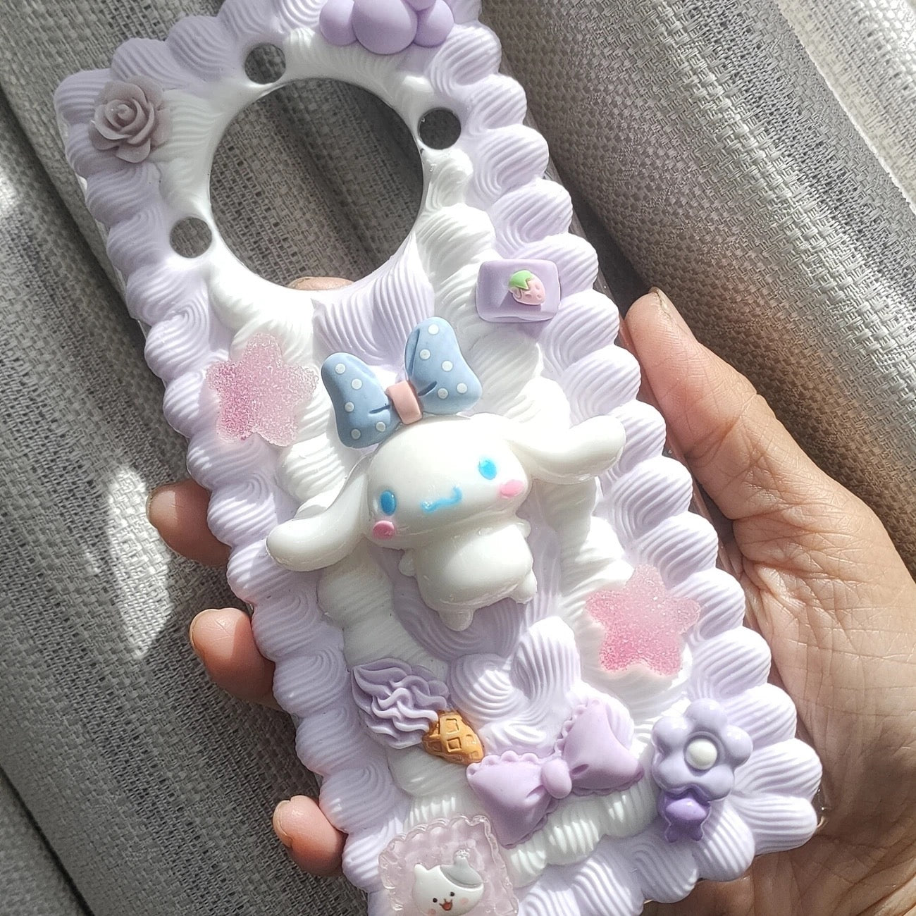 Creamy Glue Phone Case with Cinnamoroll Decoration